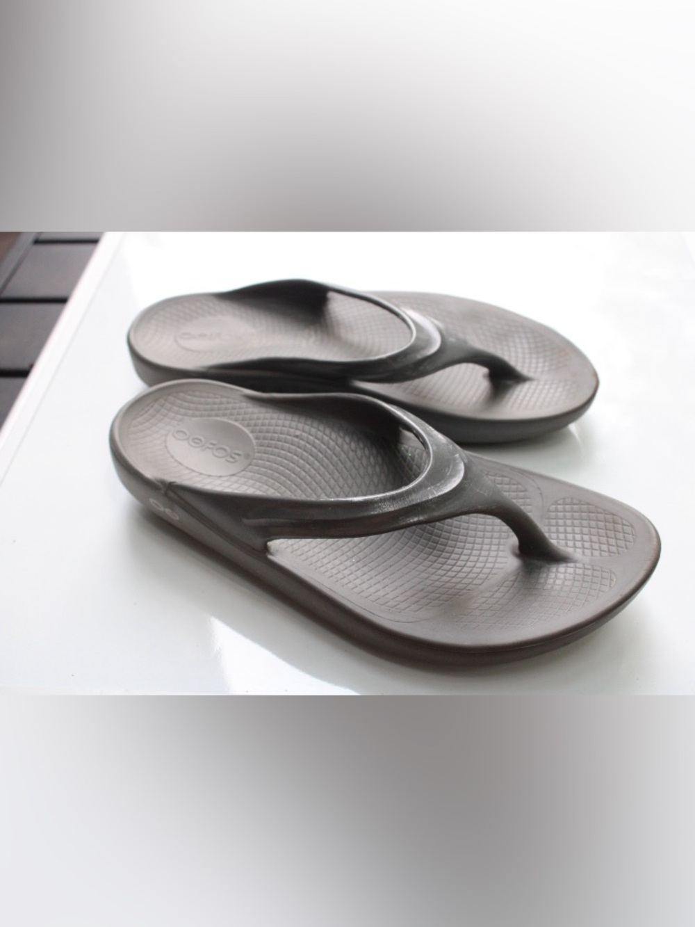 Oofos Ooriginal Recovery Thong Sandals